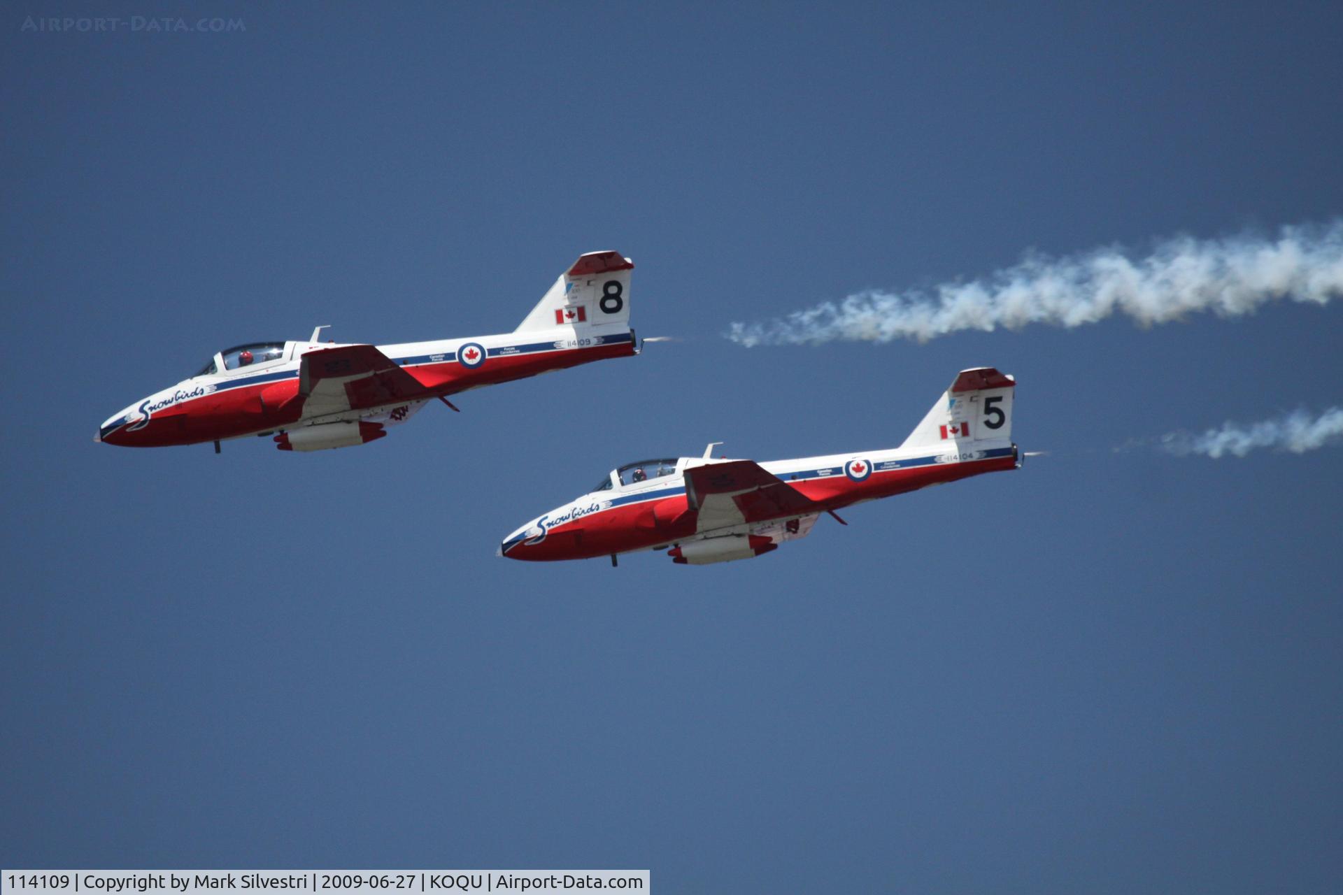 114109, Canadair CT-114 Tutor C/N 1109, Quonset Point 2009 - Snowbird 8 (114109) and 5 (114104)
