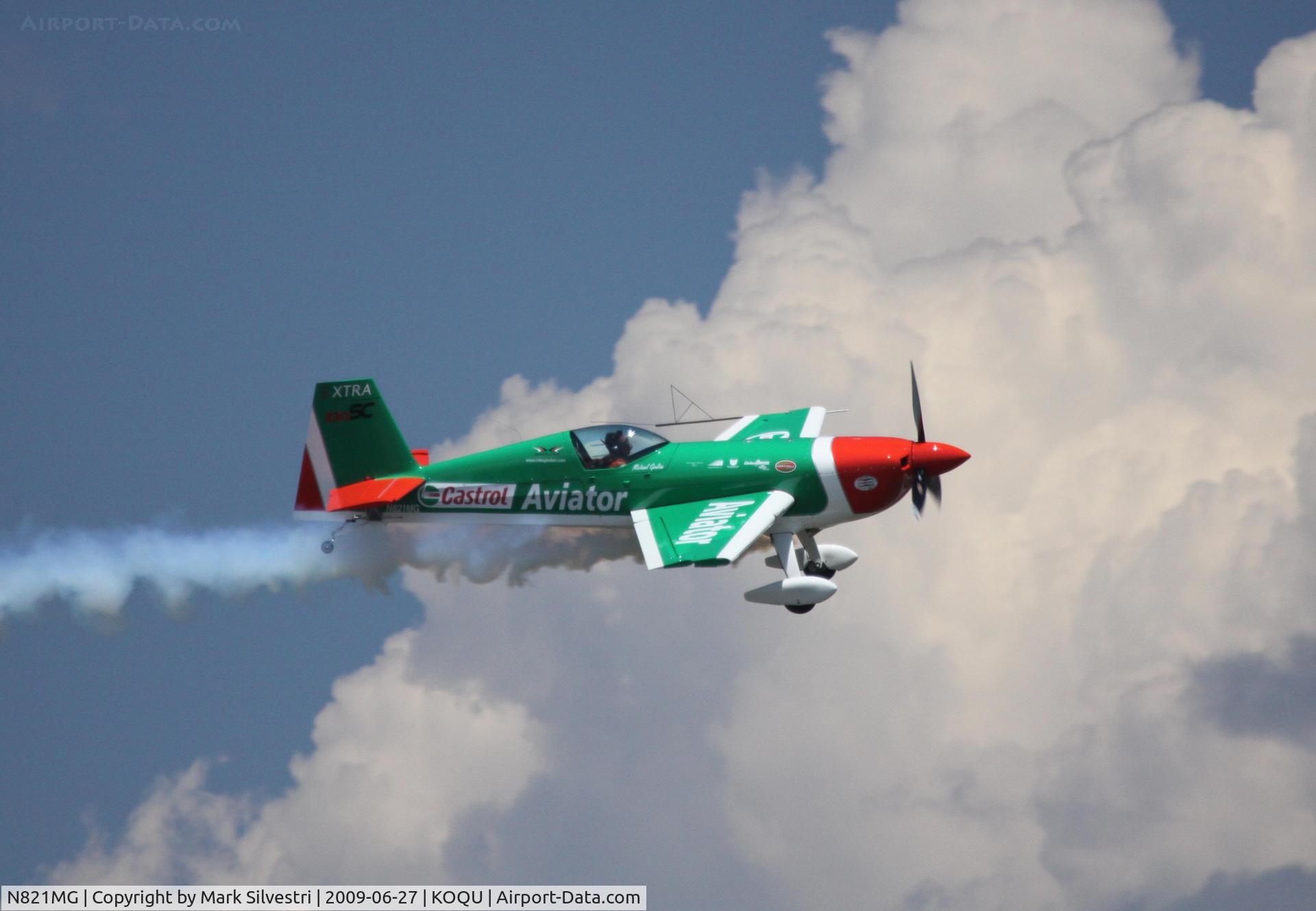 N821MG, 2006 Extra EA-300S C/N 1035, Quonset Point 2009 - Michael Goulian
