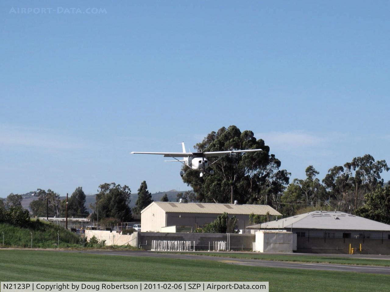 N2123P, 2005 Cessna 172S C/N 172S10000, 2005 Cessna 172S SKYHAWK SP II, Lycoming IO-360-L2A 180 Hp, on final Rwy 04