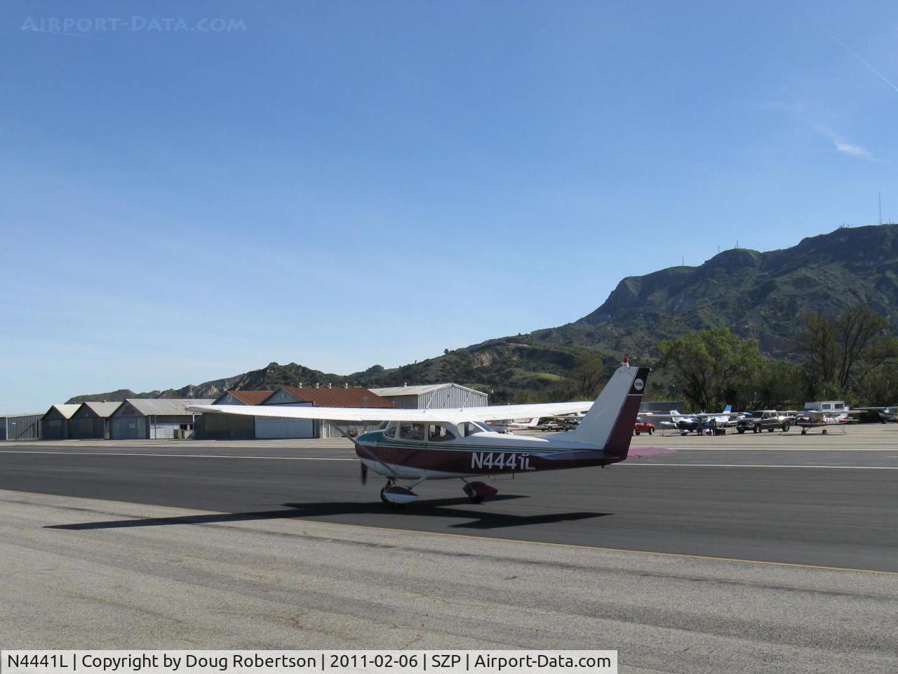N4441L, 1966 Cessna 172G C/N 17254534, 1966 Cessna 172G, Continental O-300 145 Hp, taxi