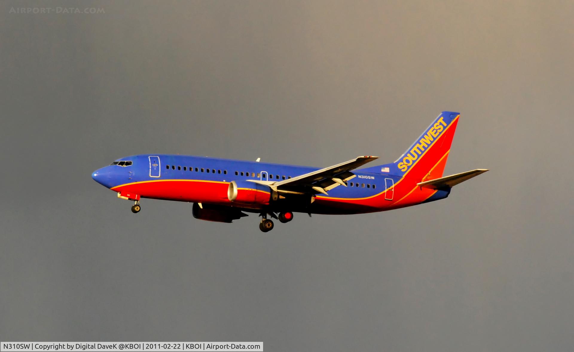 N310SW, 1985 Boeing 737-3H4 C/N 22949, @KBOI