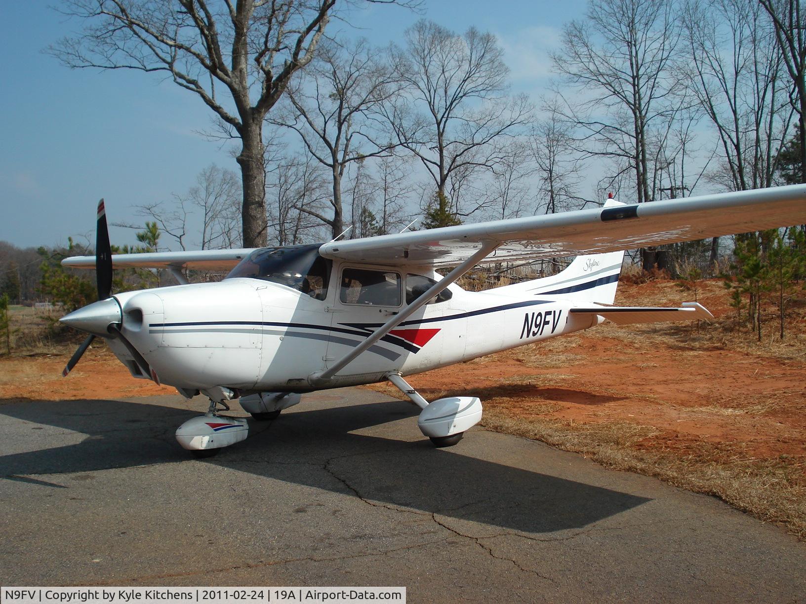 N9FV, 1998 Cessna 182S Skylane C/N 18280106, Cessna 182 N9FV @ Georgia Forestry Hanger - 19A