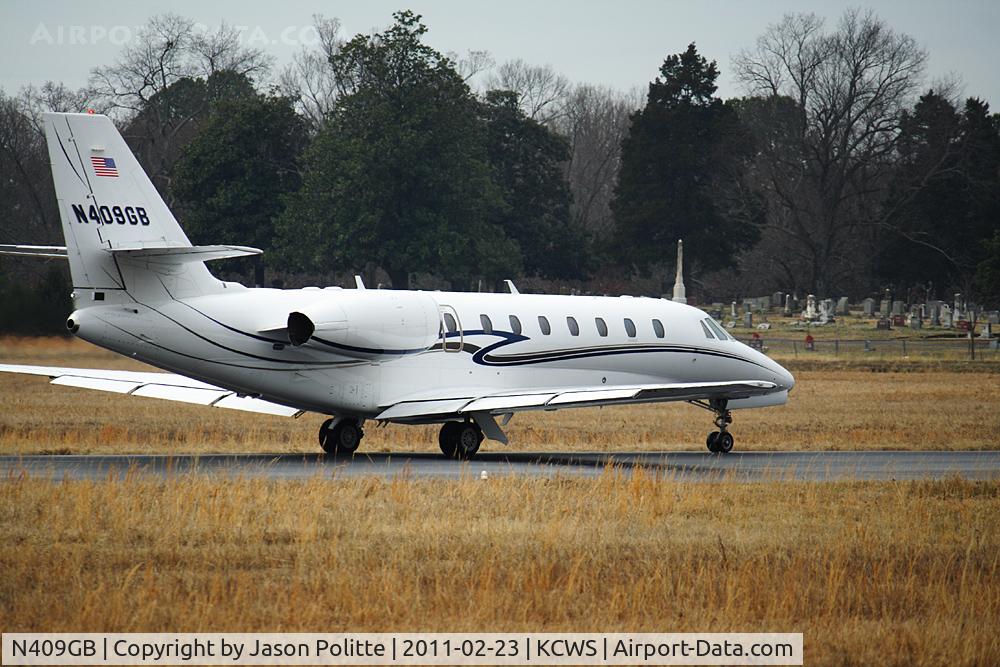 N409GB, 2004 Cessna 680 Citation Sovereign C/N 680-0006, This Cessna Citation 680 was the first to be delivered to a customer, Green Bay Packaging.  Here, it's seen taxiing down the runway at KCWS.