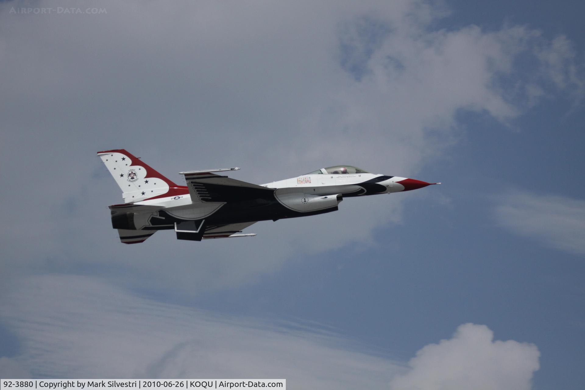92-3880, 1992 General Dynamics F-16CJ Fighting Falcon C/N CC-122, Quonset Point, RI 2010 - T-Bird #1