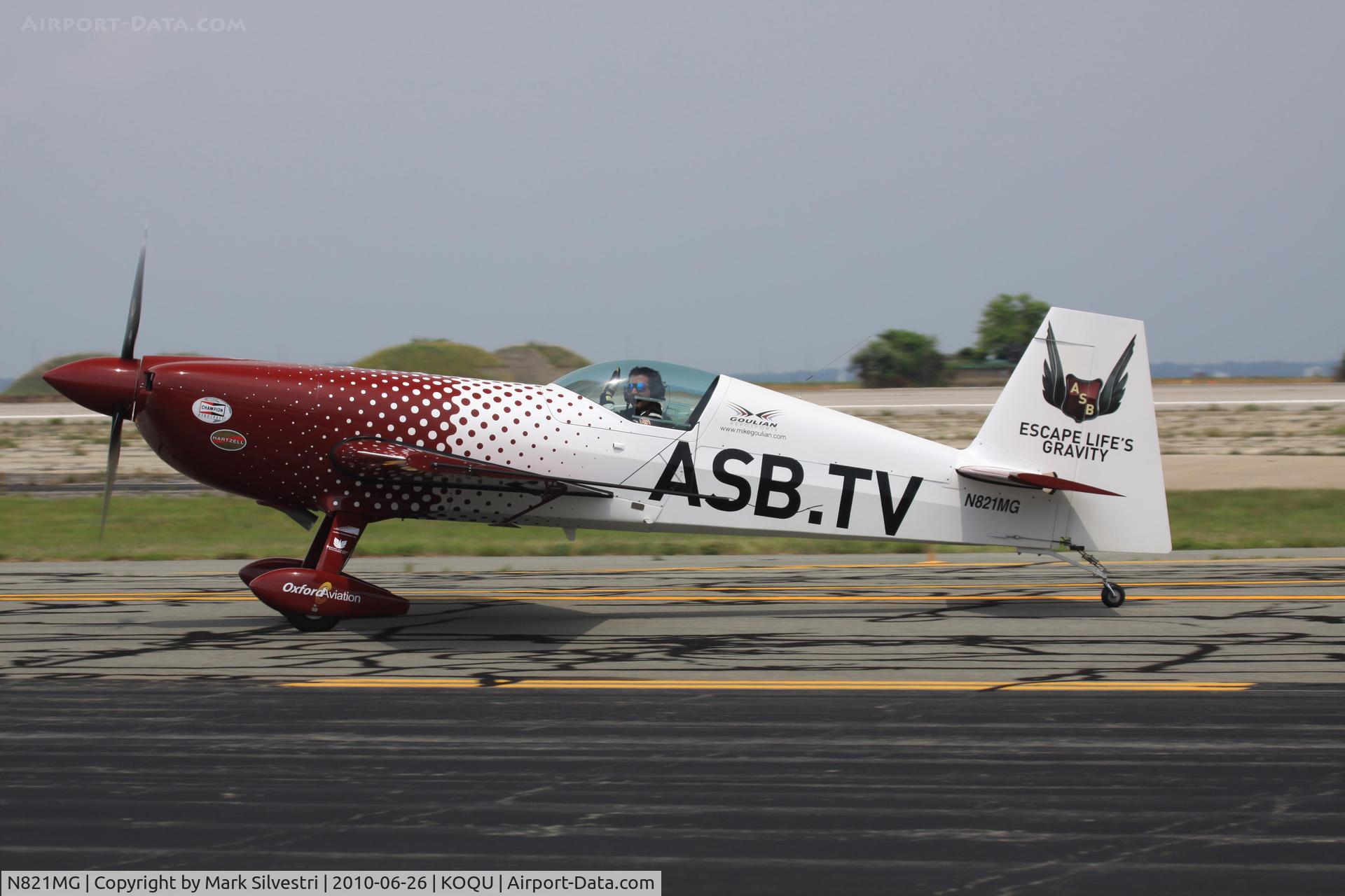 N821MG, 2009 Extra EA-300SC C/N SC010, Quonset Point, RI 2010 - Michael Goulian