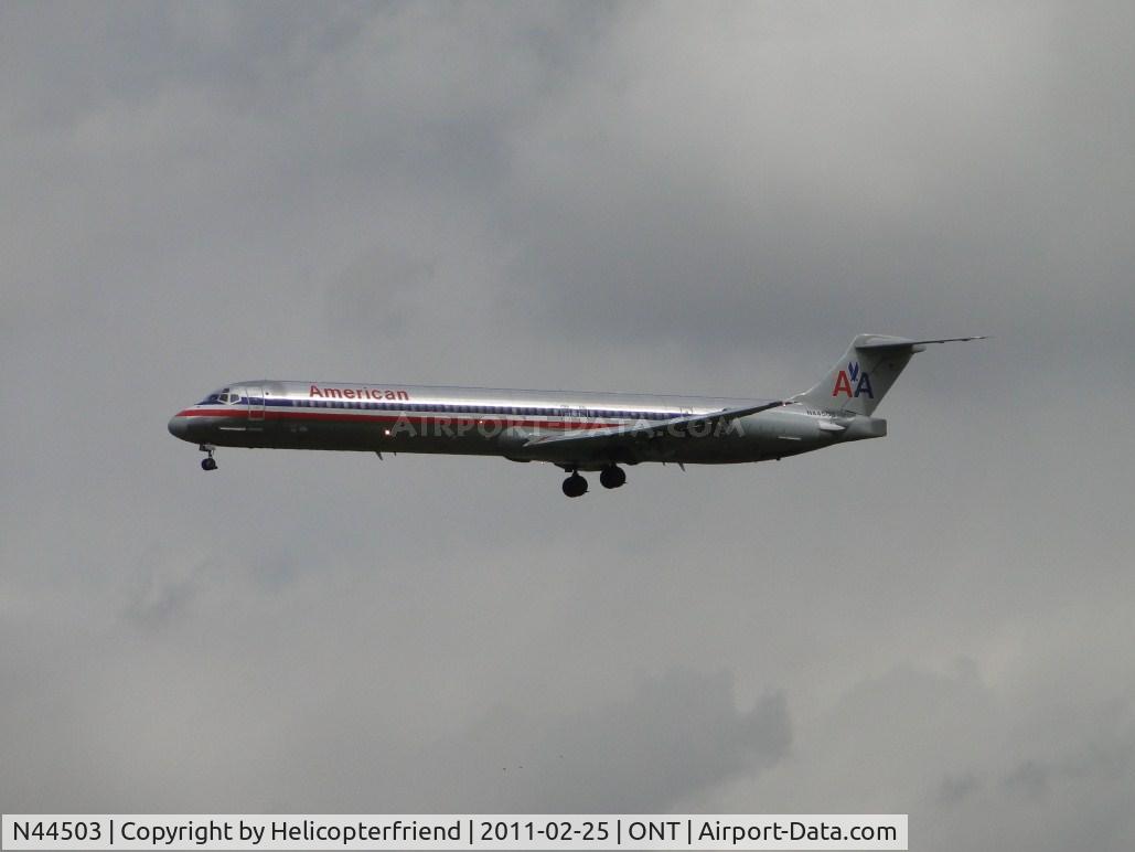 N44503, 1989 McDonnell Douglas MD-82 (DC-9-82) C/N 49797, On final to 26R