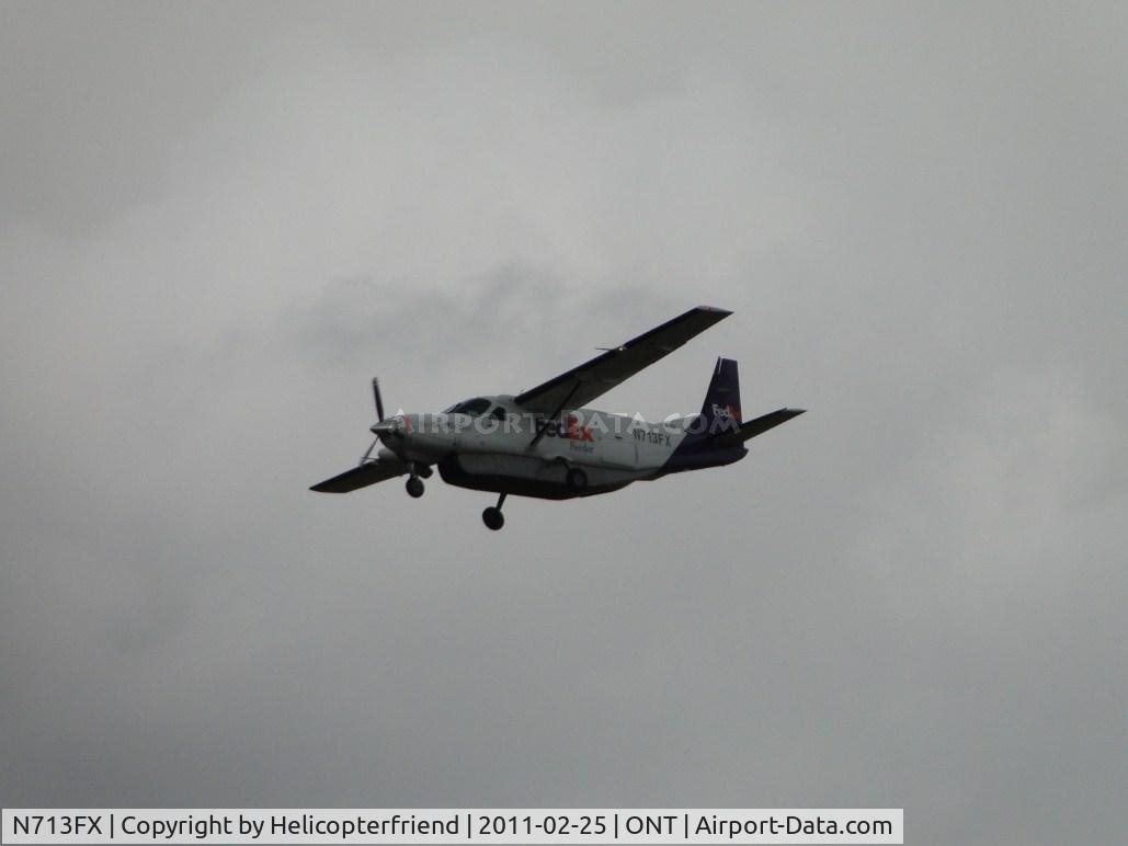 N713FX, 1995 Cessna 208B C/N 208B0438, On final to 26R