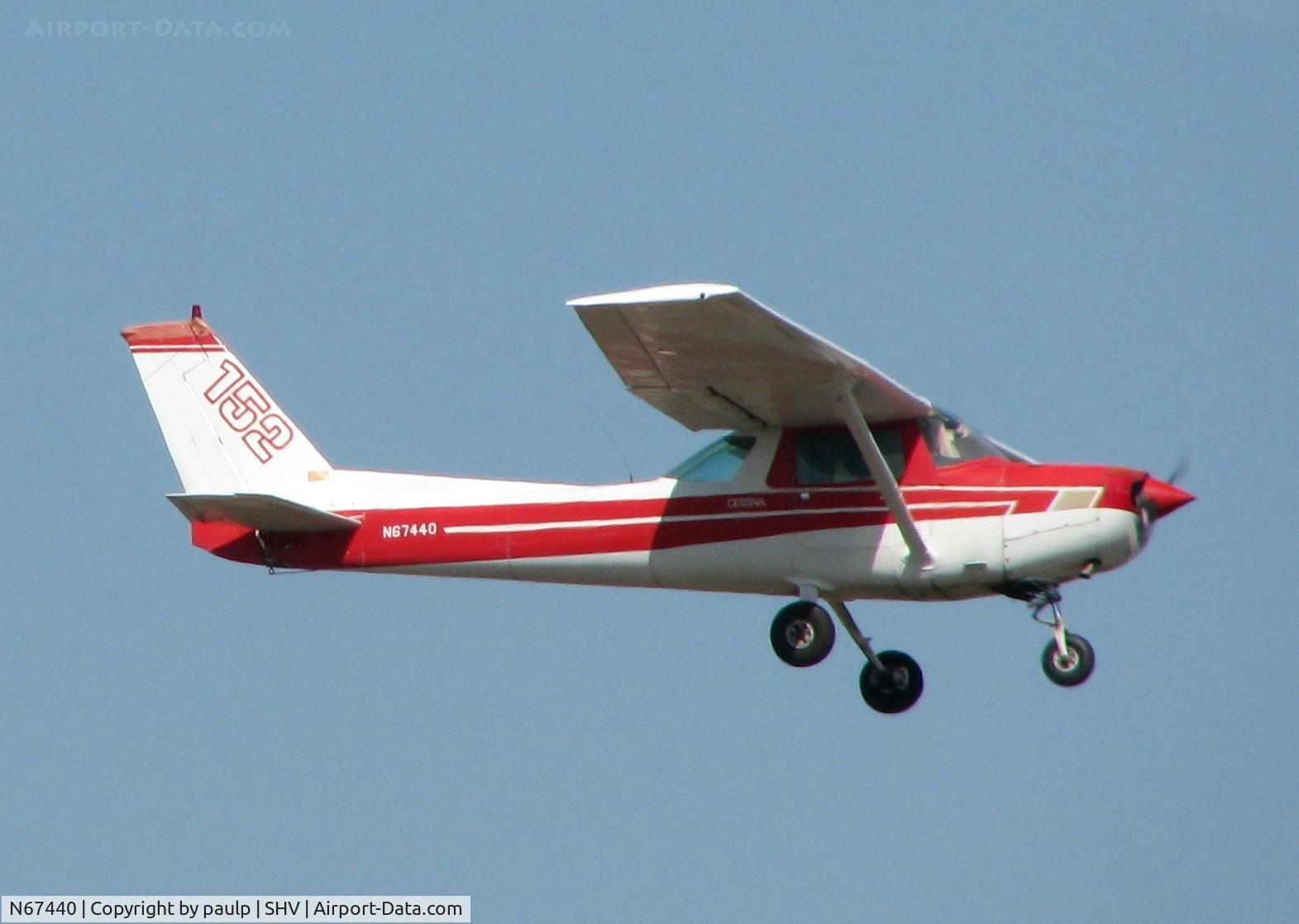 N67440, 1978 Cessna 152 C/N 15281835, Landing at Shreveport Regional.