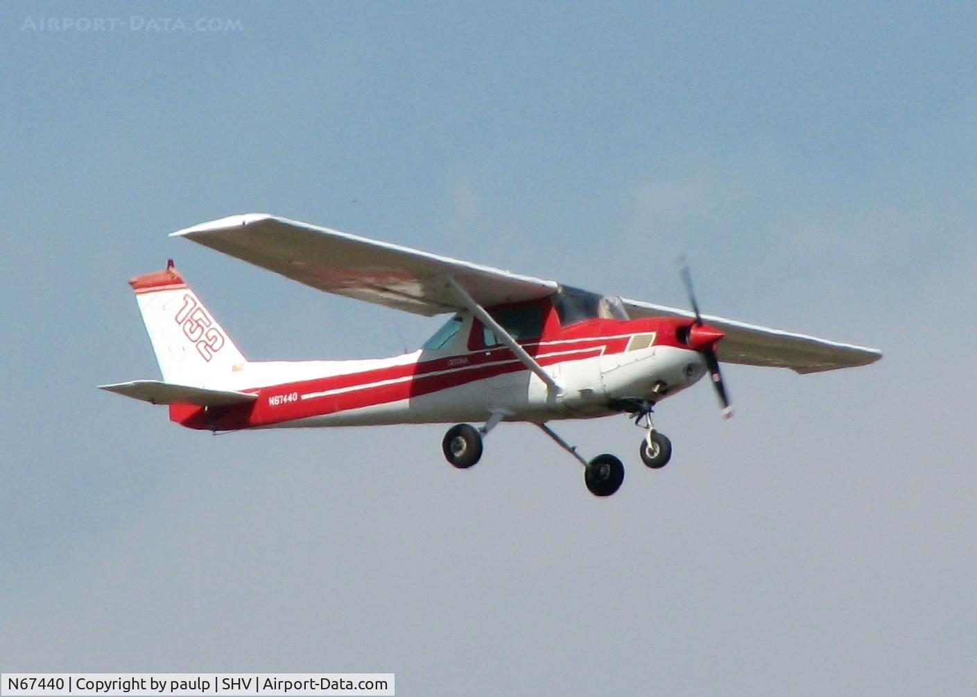 N67440, 1978 Cessna 152 C/N 15281835, Landing at Shreveport Regional.