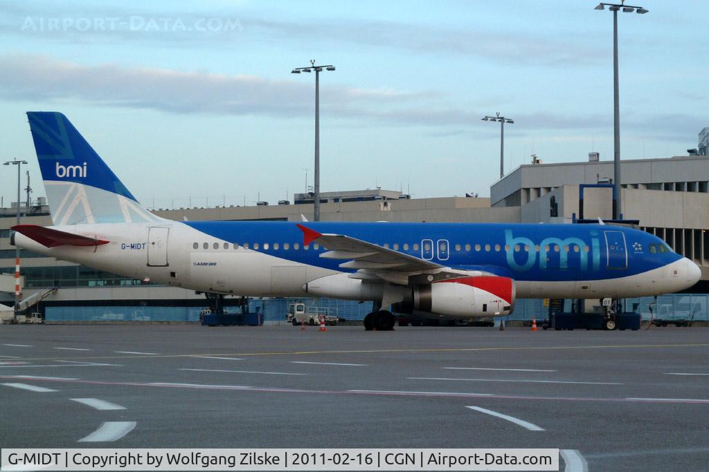 G-MIDT, 2001 Airbus A320-232 C/N 1418, visitor