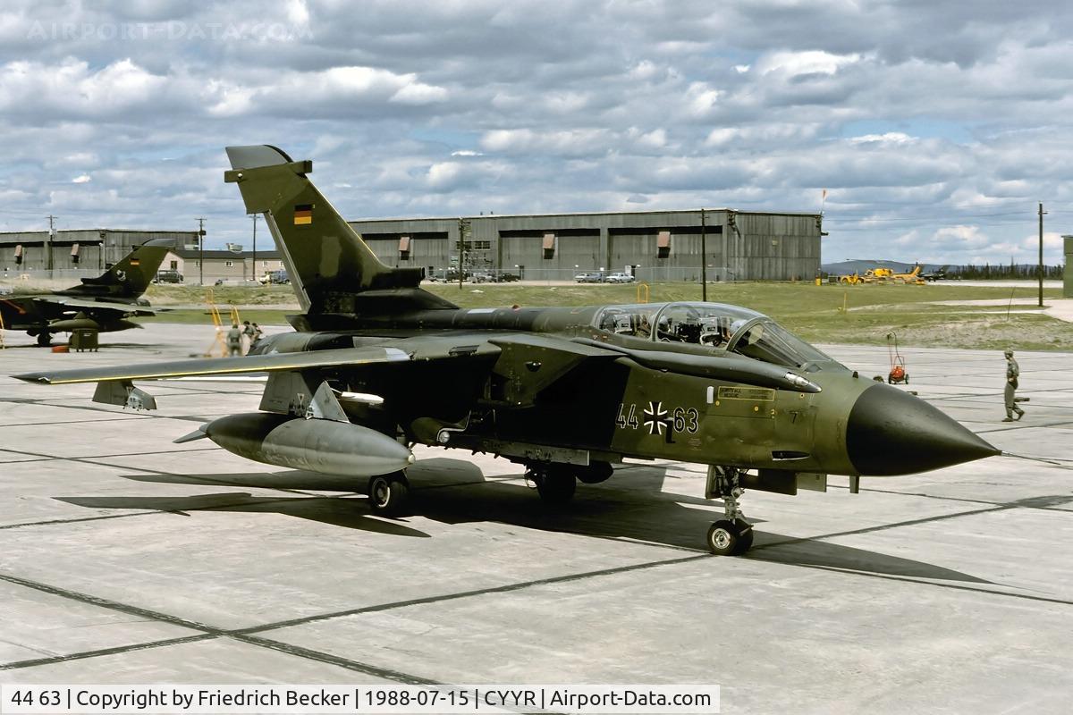 44 63, Panavia Tornado IDS C/N 412/GS120/4163, taxying to the active