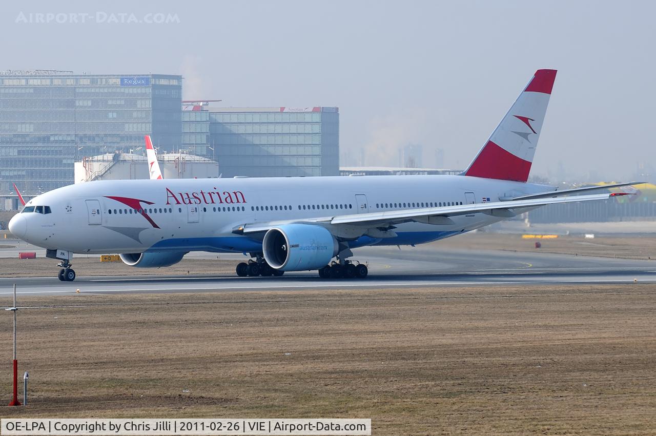 OE-LPA, 1997 Boeing 777-2Z9/ER C/N 28698, AUA