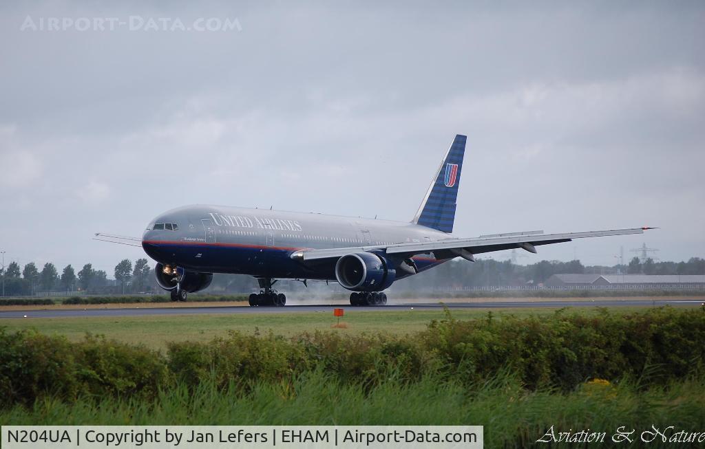 N204UA, 1999 Boeing 777-222/ER C/N 28713, Polderbaan Schiphol Amsterdam