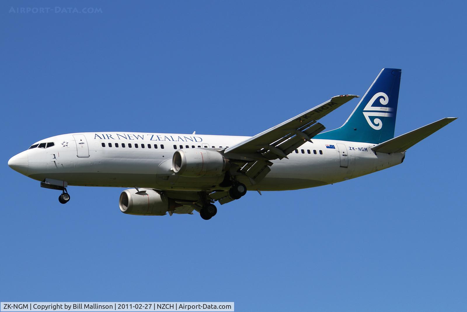 ZK-NGM, 1995 Boeing 737-3K2 C/N 28085, in on 02 from AKL
