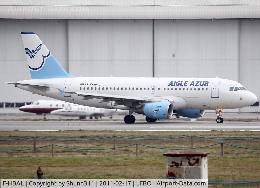 F-HBAL, 2006 Airbus A319-111 C/N 2870, Taxiing holding point rwy 32R for departure...