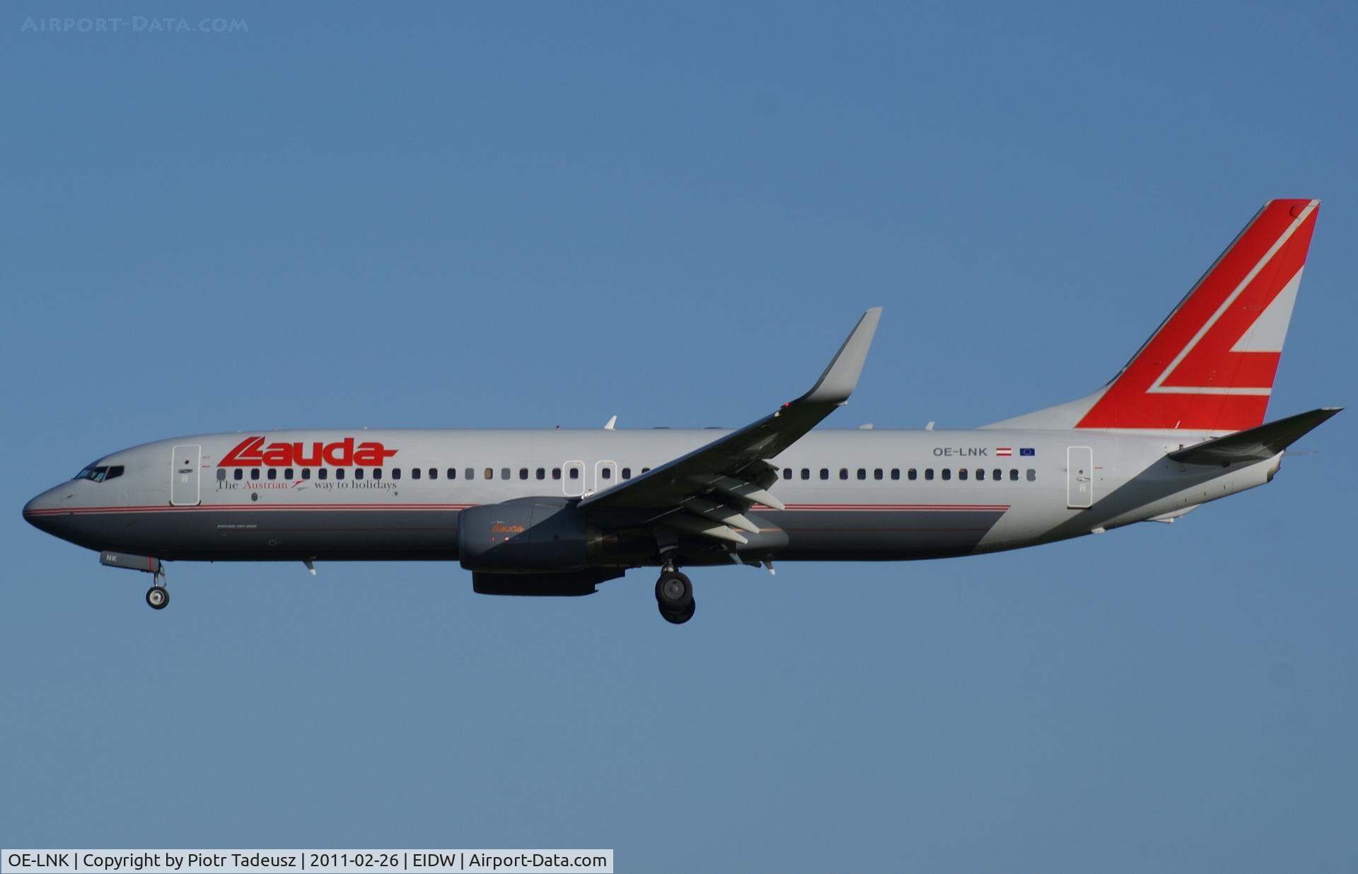 OE-LNK, 1999 Boeing 737-8Z9 C/N 28178, dublin