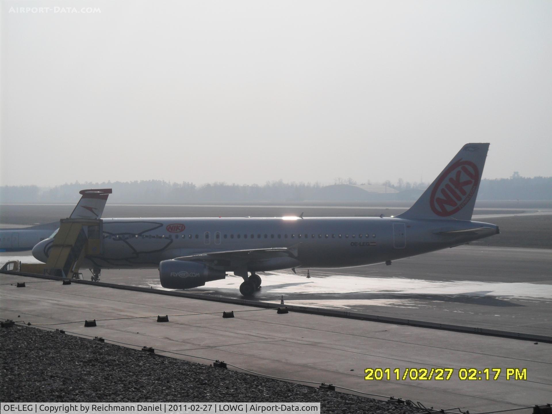 OE-LEG, 2010 Airbus A320-214 C/N 4581, Waiting for her next flight to Mallorca.