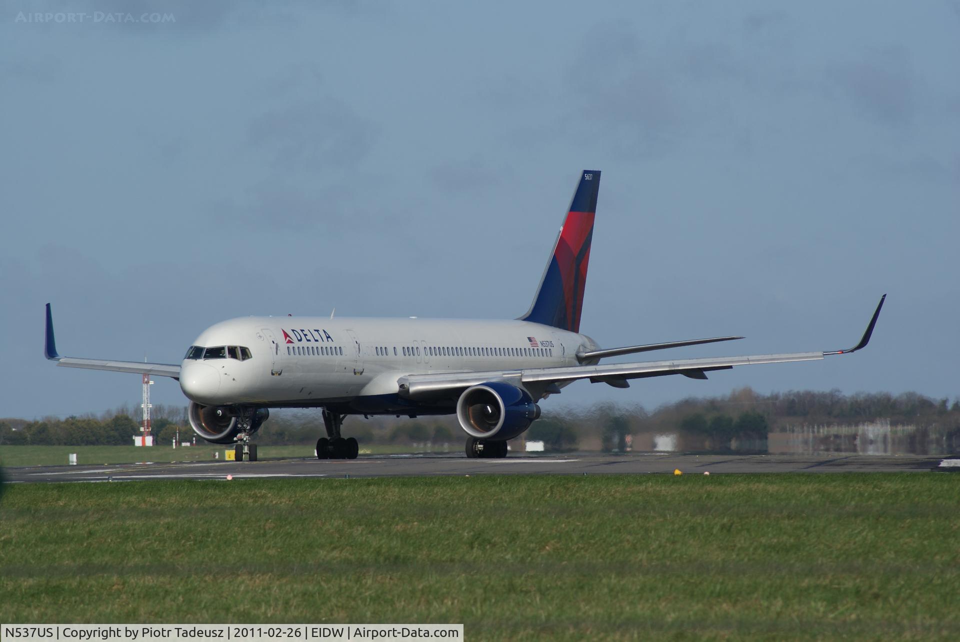 N537US, 1996 Boeing 757-251 C/N 26484, dublin