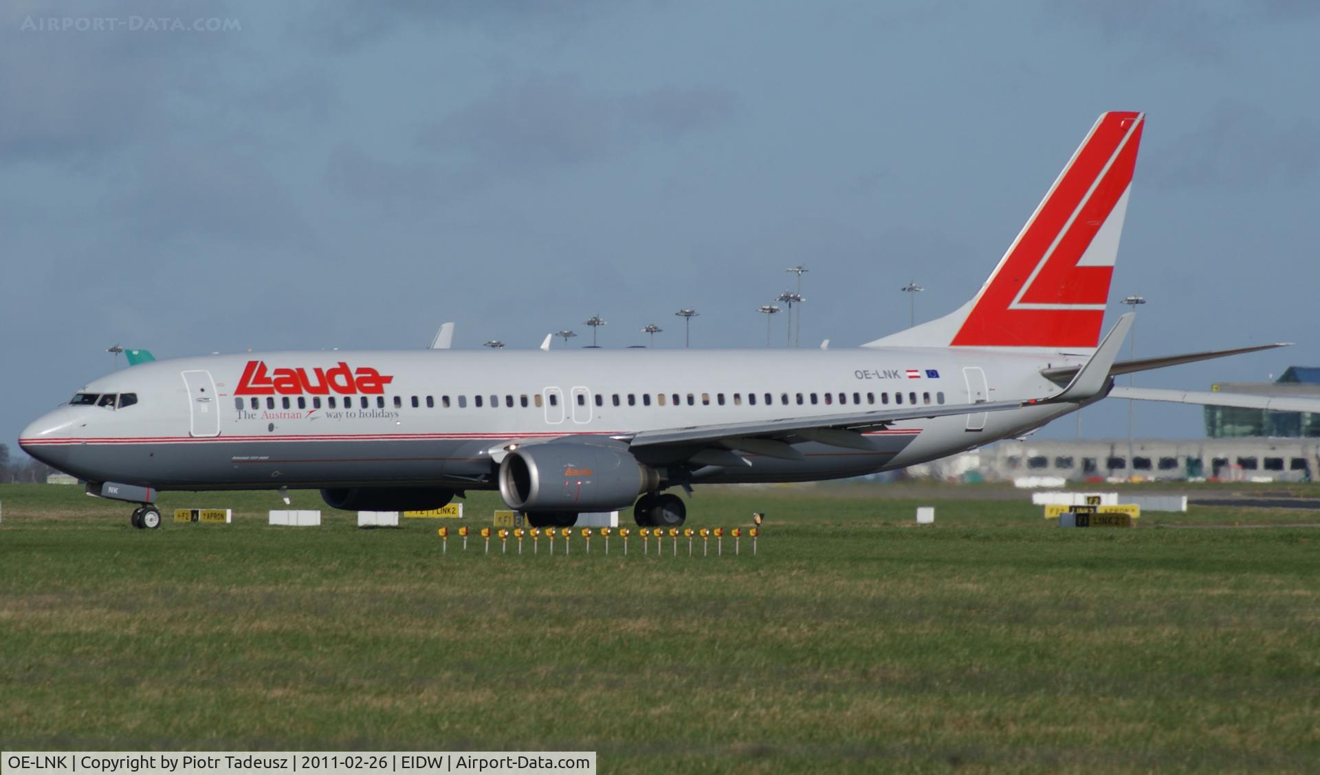 OE-LNK, 1999 Boeing 737-8Z9 C/N 28178, dublin