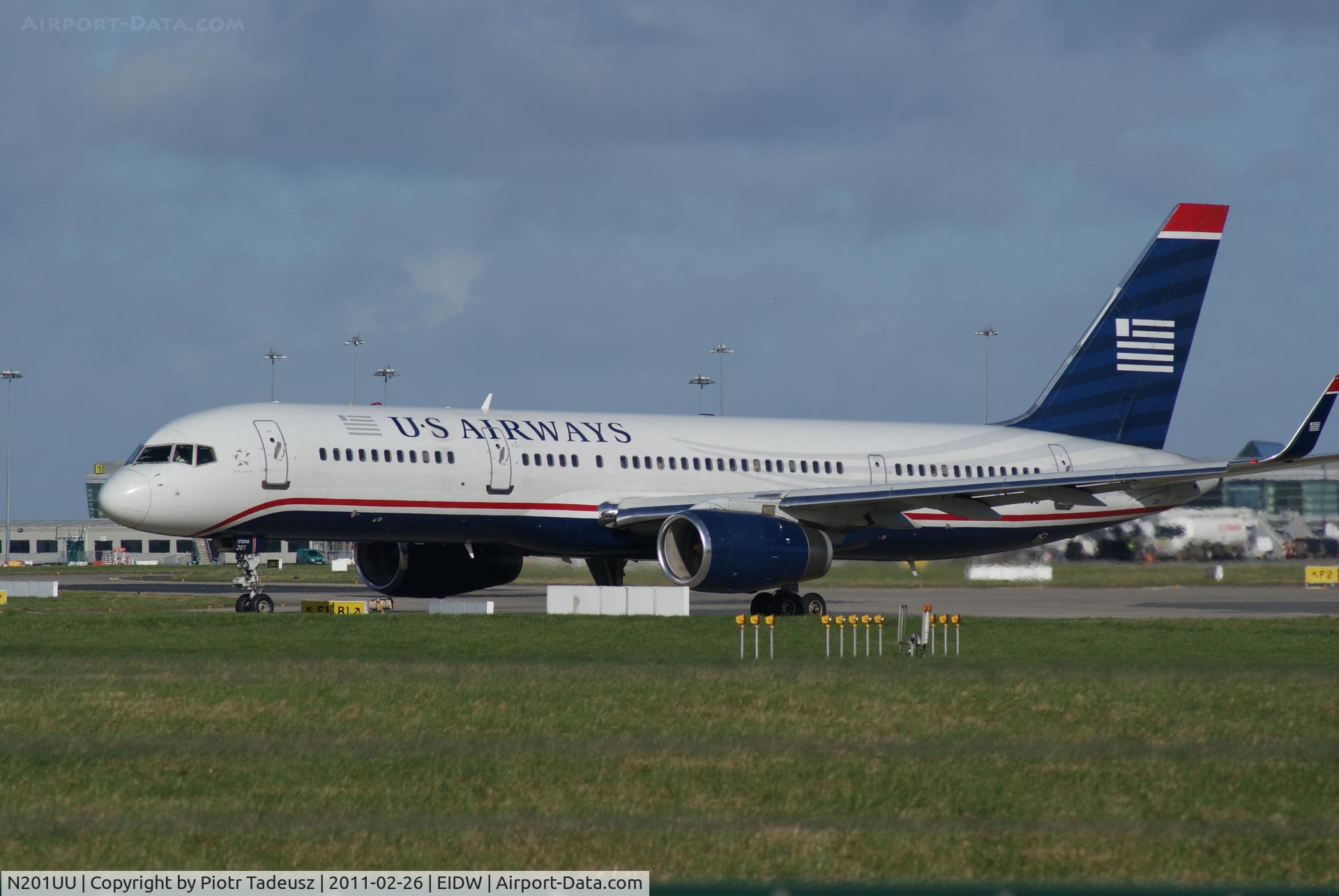 N201UU, 1995 Boeing 757-2B7 C/N 27810, dublin