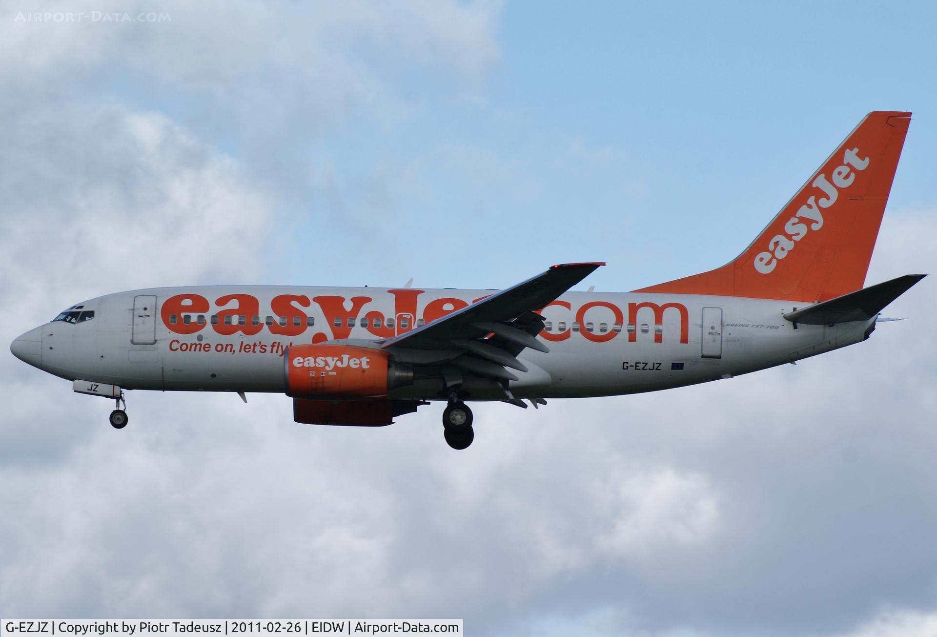 G-EZJZ, 2003 Boeing 737-73V C/N 32421, dublin