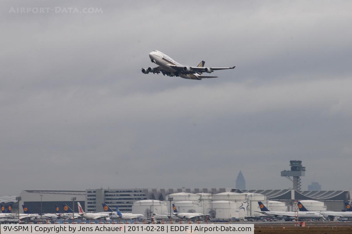 9V-SPM, 2000 Boeing 747-412 C/N 29950, Take off to New York