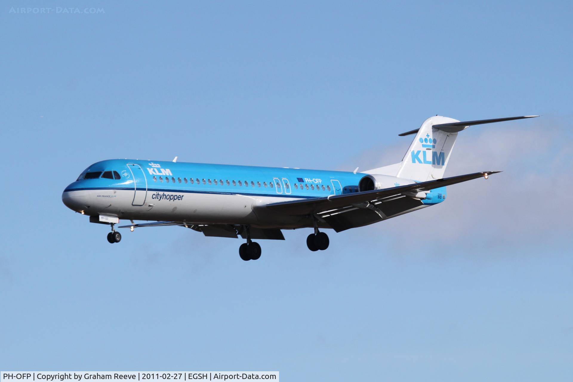 PH-OFP, 1995 Fokker 100 (F-28-0100) C/N 11472, Landing at Norwich.