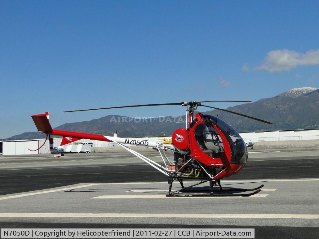N7050D, Hughes 269A C/N 56-0551, Setting on helipad at east end