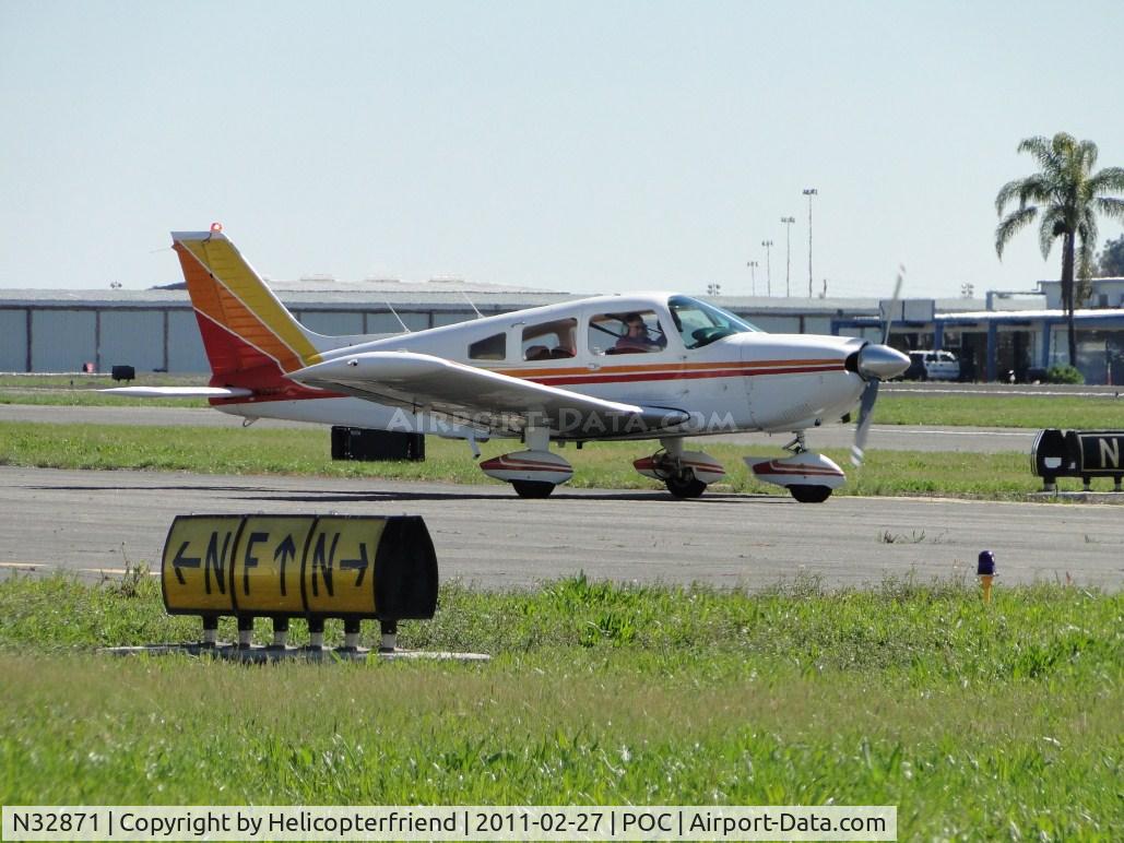 N32871, 1974 Piper PA-28-235 Cherokee C/N 28-7510032, Taxiing back on taxiway November
