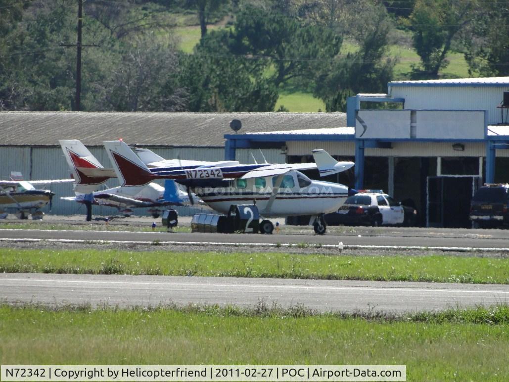N72342, 1973 Cessna 337G Super Skymaster C/N 33701567, Taxiing onto taxiway Sierra to go to Howard Aviation parking area