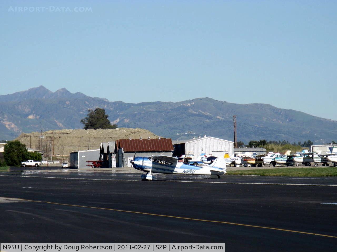 N95U, 1951 Cessna 195A C/N 7714, 1951 Cessna 195A BUSINESSLINER, Jacob R755A-2 275 Hp, taxi off the active