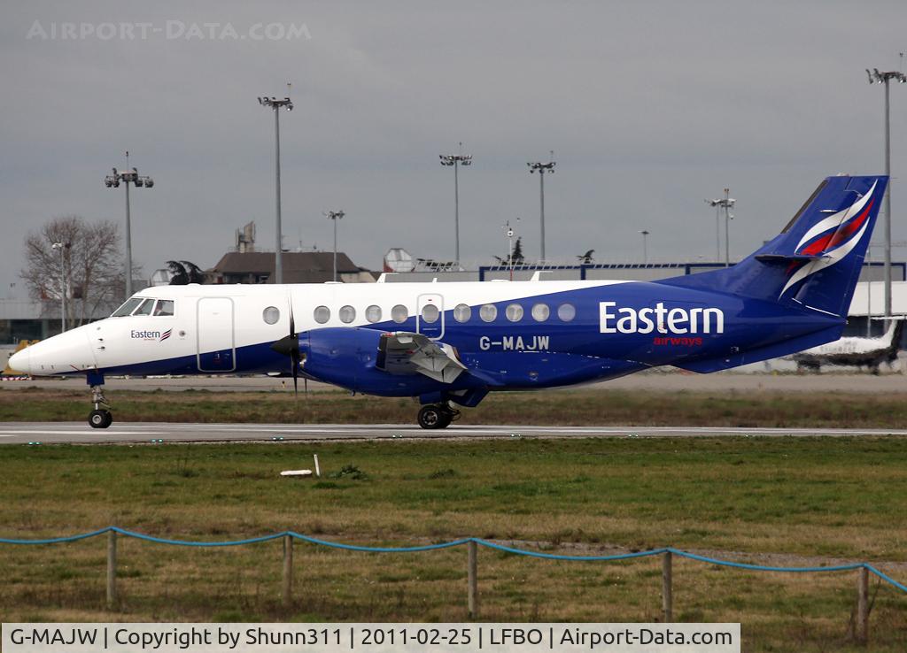 G-MAJW, 1993 British Aerospace Jetstream 41 C/N 41015, Lining up rwy 32R for departure...
