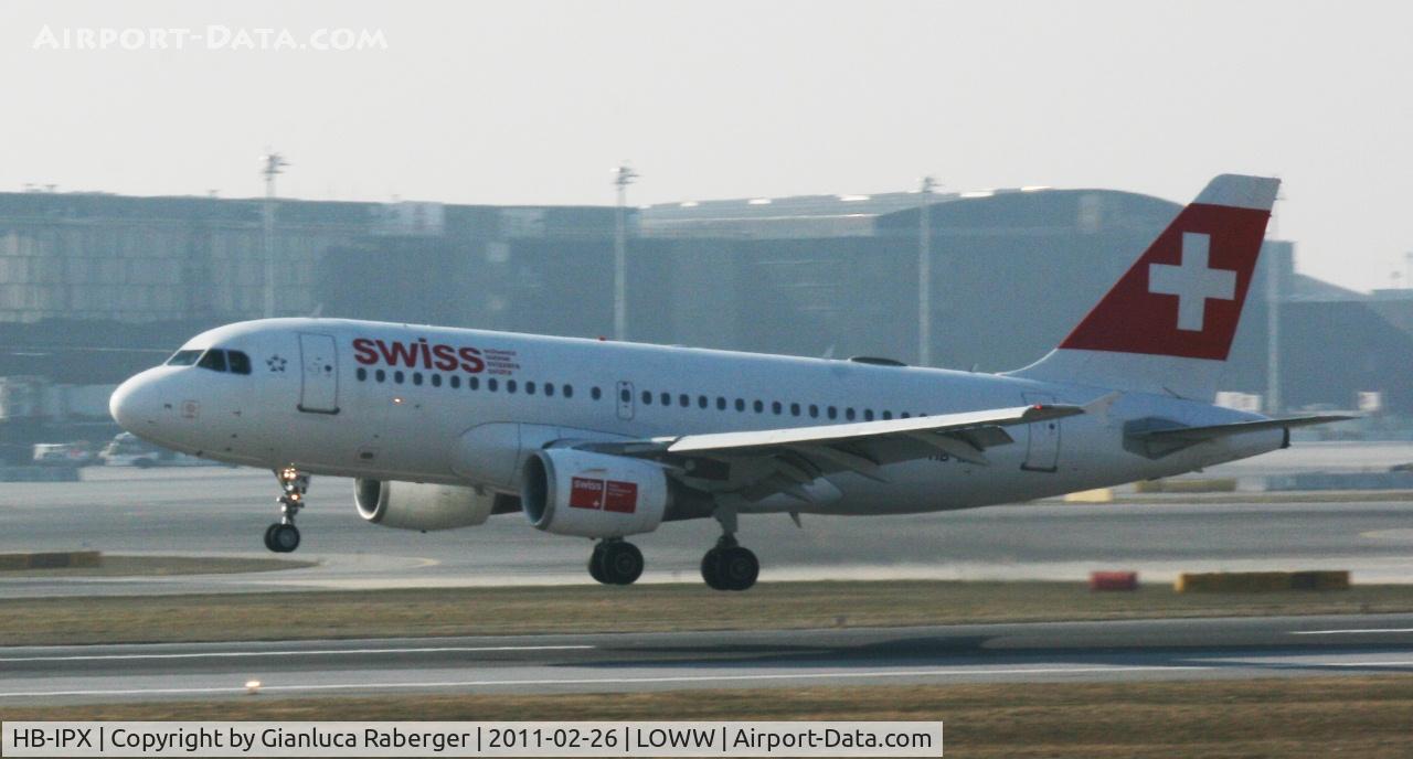 HB-IPX, 1996 Airbus A319-112 C/N 612, HB-IPX landing 16 VIE