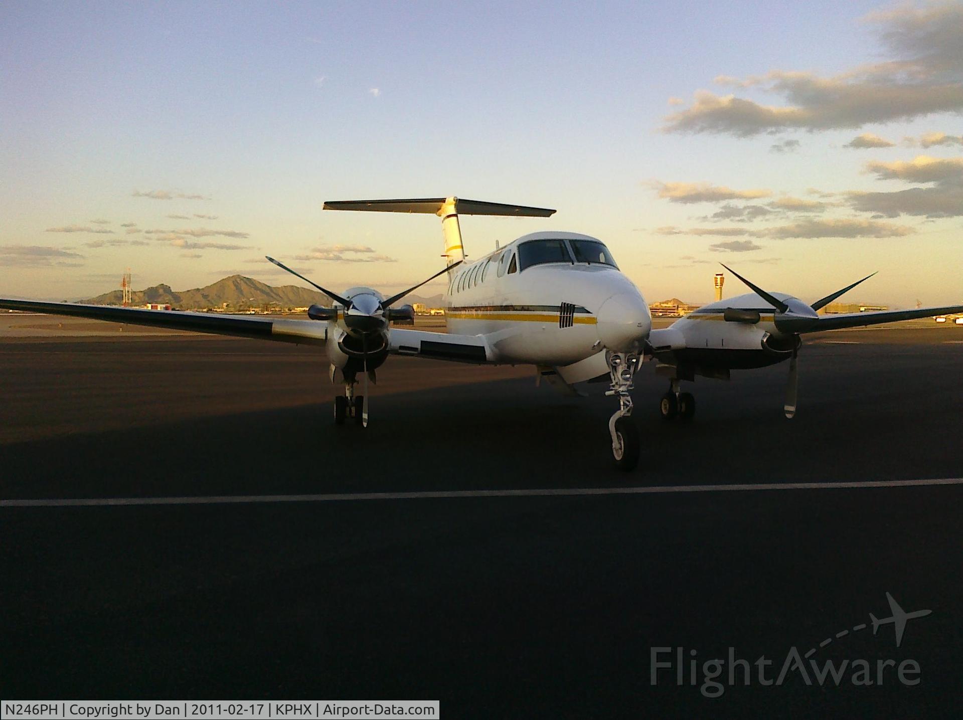 N246PH, 1990 Beech B200 King Air C/N BB-1373, Sunset at KPHX and N246PH