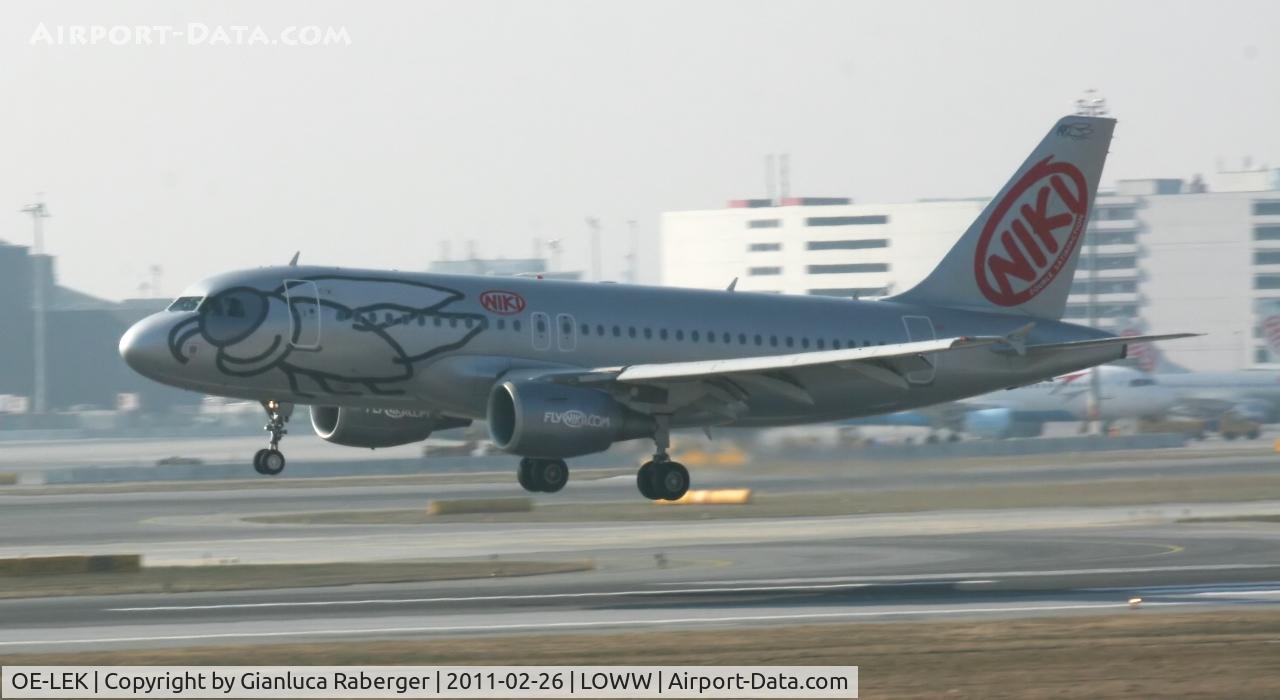 OE-LEK, 2007 Airbus A319-112 C/N 3019, Flyniki A319 landing 16 LOWW/VIE