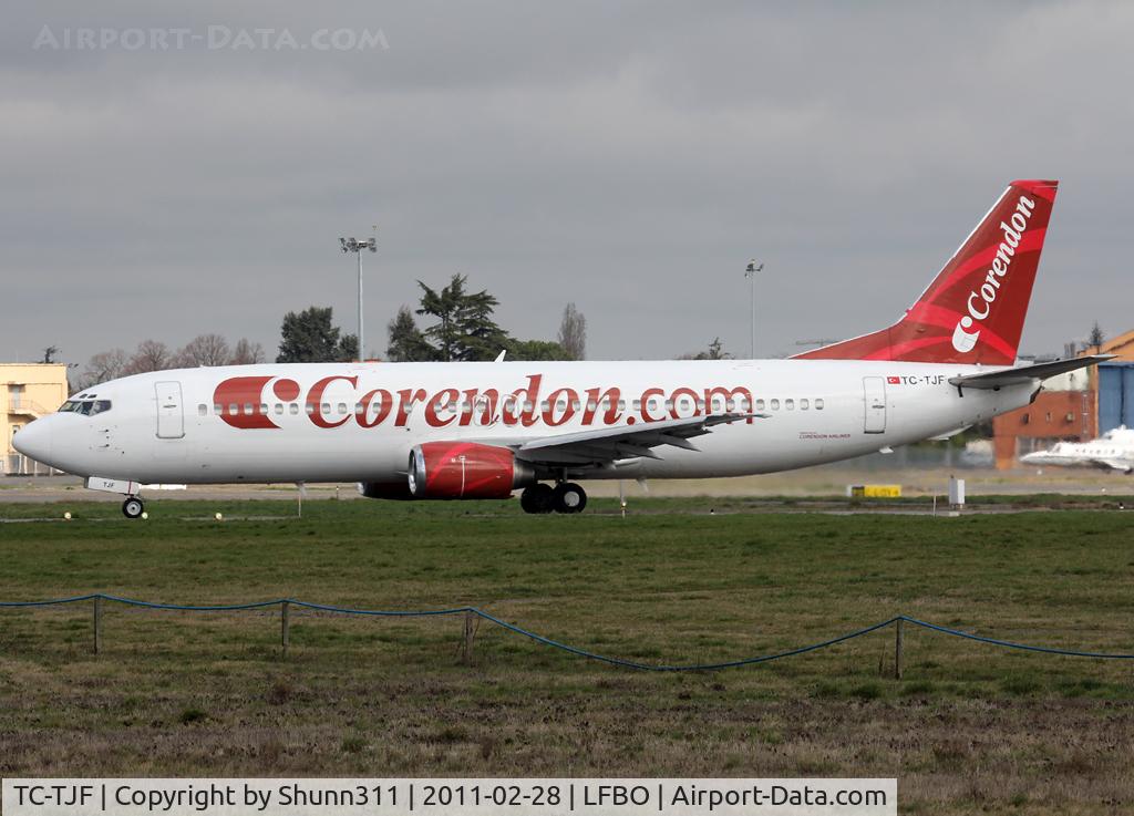 TC-TJF, 1993 Boeing 737-4Y0 C/N 26078, Lining up rwy 32R for departure...