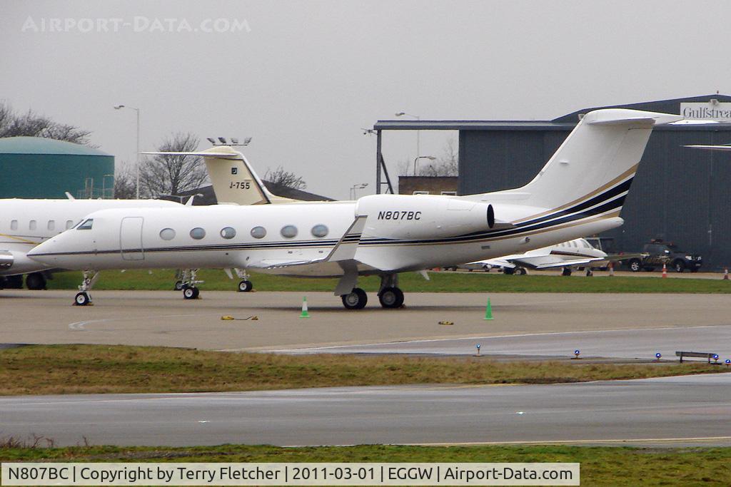 N807BC, Gulfstream Aerospace GIV-X (G450) C/N 4207, Gulfstream Aerospace GIV-X (G450), c/n: 4207 parked on Stand 16 at Luton