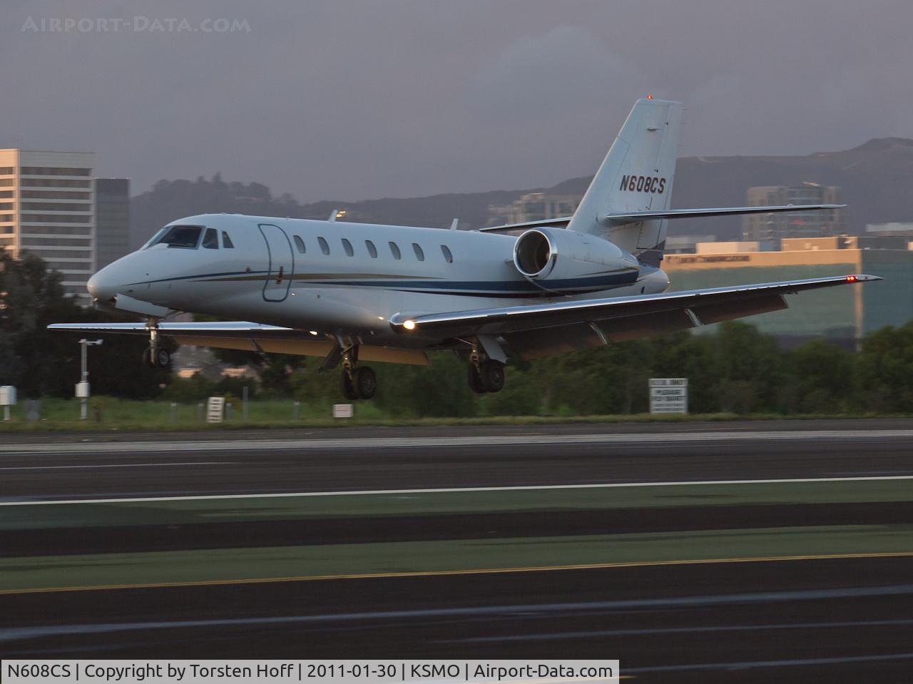 N608CS, 2006 Cessna 680 Citation Sovereign C/N 680-0063, N608CS arriving on RWY 21