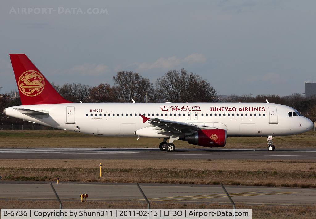 B-6736, 2010 Airbus A320-214 C/N 4573, Delivery day...