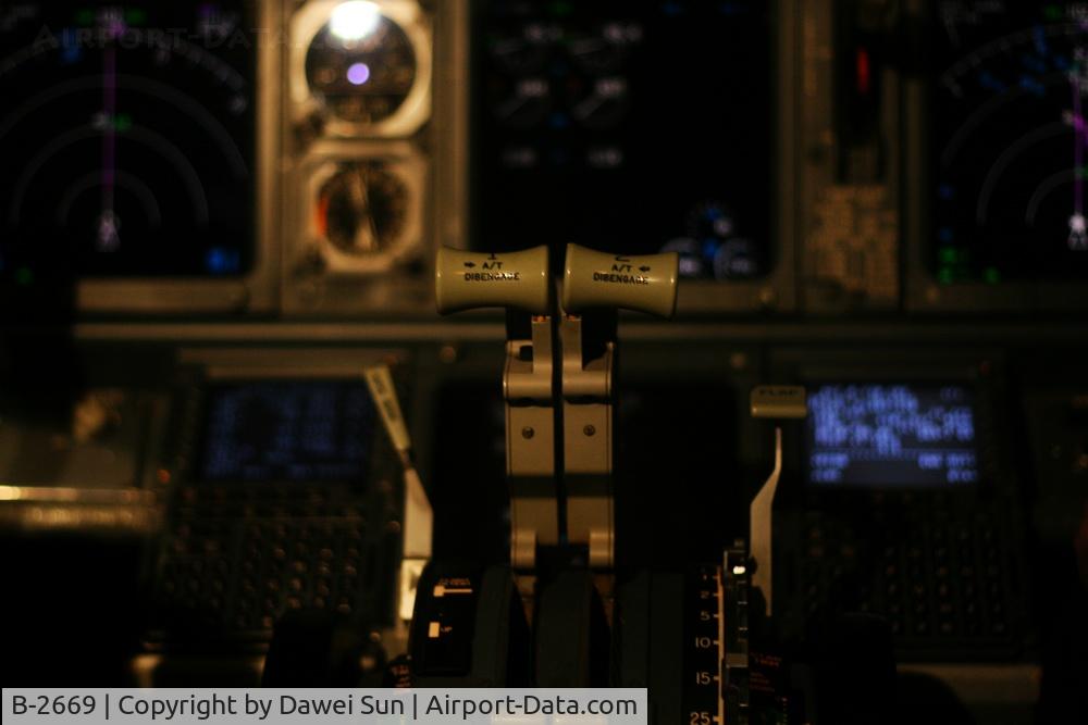 B-2669, 2001 Boeing 737-77L C/N 32722, A/T