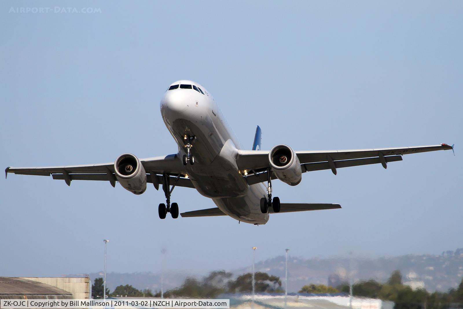 ZK-OJC, 2003 Airbus A320-232 C/N 2112, away to Aussie.
Did CHC-SYD-CHC-SYD-CHC today.
