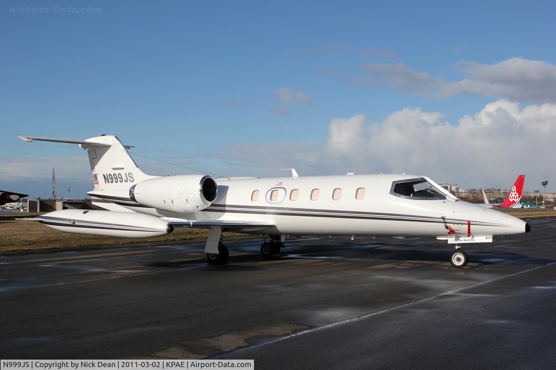 N999JS, 1979 Gates Learjet 35A C/N 277, KPAE