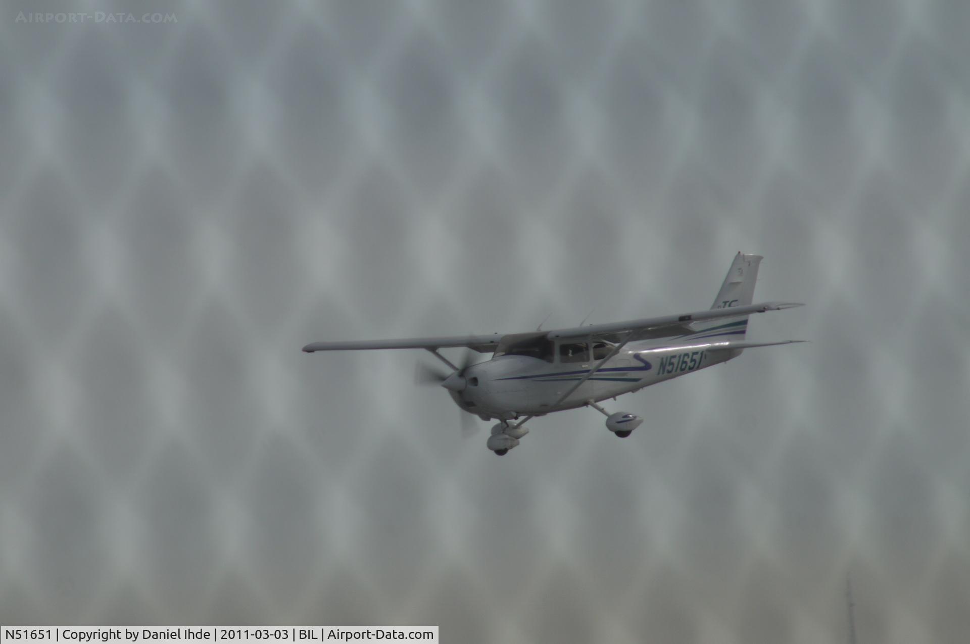 N51651, 2002 Cessna T182T Turbo Skylane C/N T18208124, Skylane doing touch & go's.