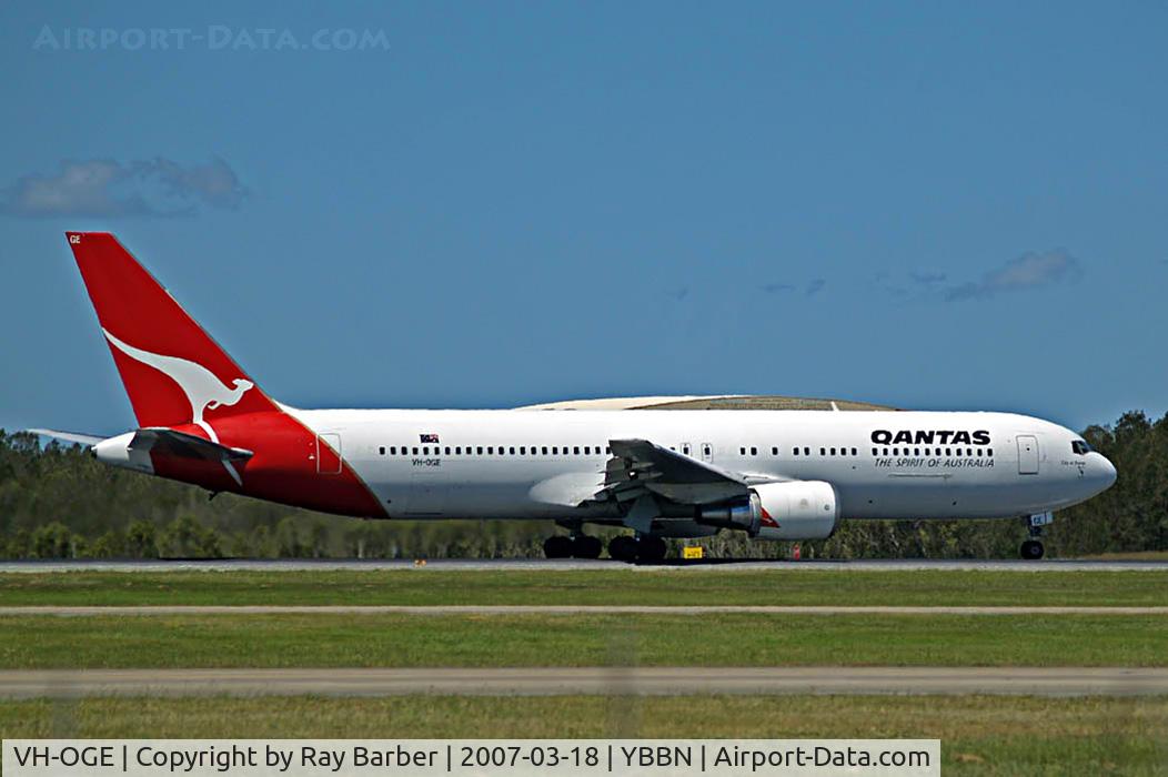 VH-OGE, 1989 Boeing 767-338/ER C/N 24531, Boeing 767-338ER [24531] QANTAS Brisbane-International~VH 18/03/2007.