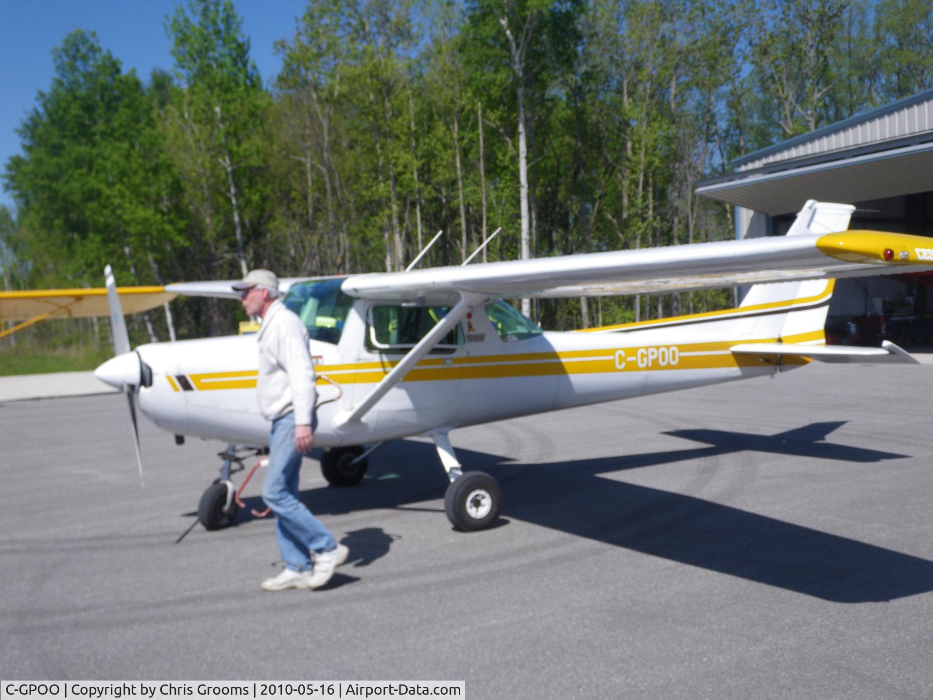 C-GPOO, 1982 Cessna 152 C/N 15285493, Avery and POO at Edenvale, 2010.
