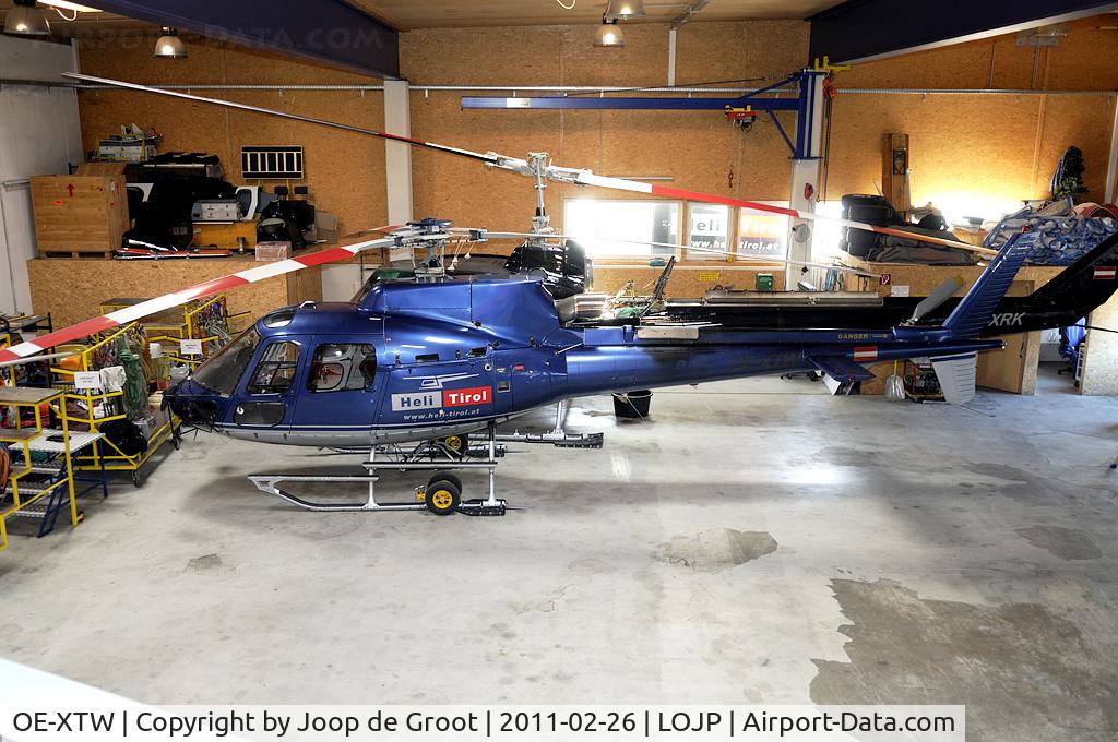 OE-XTW, Eurocopter AS-350B-3 Ecureuil Ecureuil C/N 3743, Karres bei Imst heliport