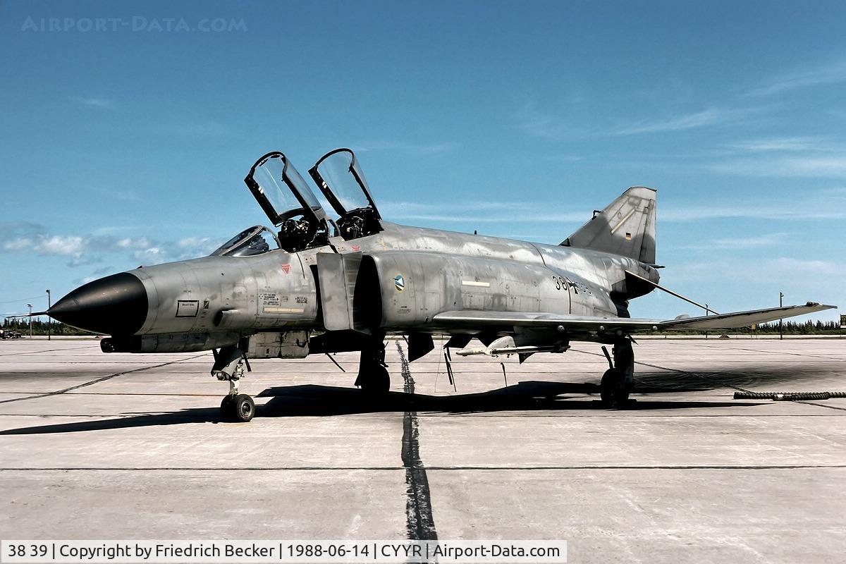 38 39, McDonnell Douglas F-4F Phantom II C/N 4723, flightline at Goose Bay