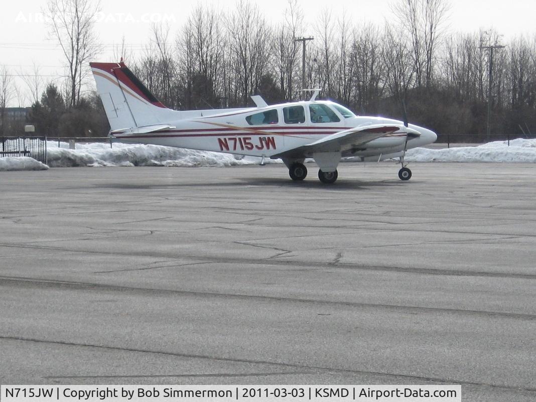 N715JW, 1966 Beech C55 Baron (95-C55) C/N TE-69, On the ramp at Fort Wayne