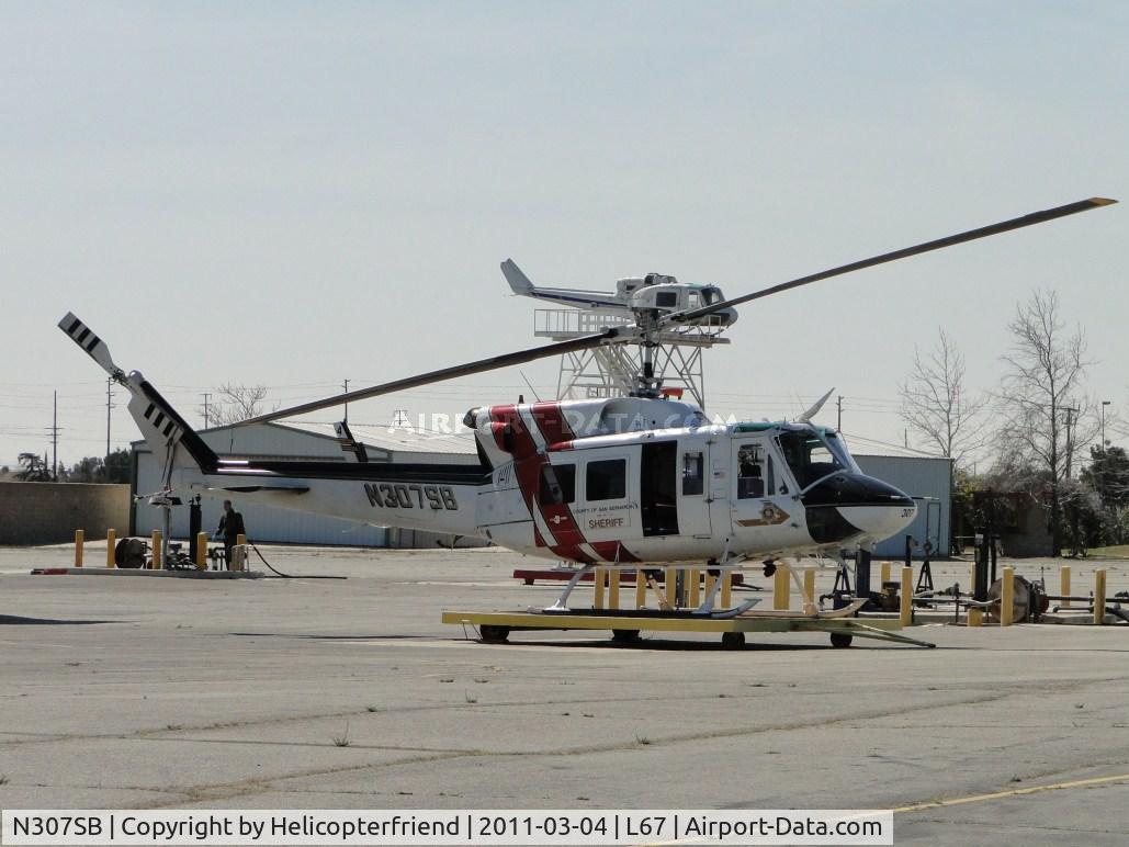 N307SB, 1975 Bell 212 C/N 30781, Setting out on the dolly waiting for crew