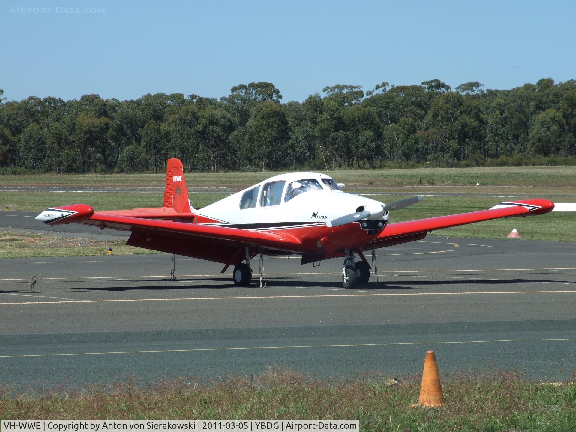 VH-WWE, 1962 Navion Rangemaster G-1 C/N NAV-4-2403, VH-WWE @ YBDG Navion model G 1962